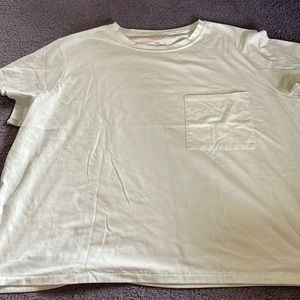 Semi-fit pocket tee